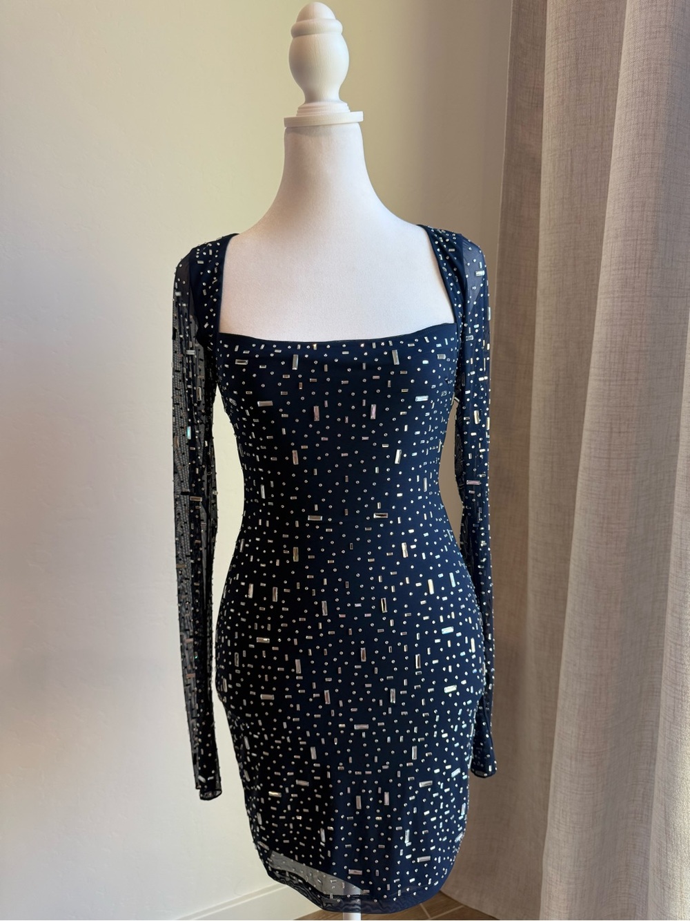 Windsor Black Long Sleeve Square-Neck Sequin Bodycon Dress